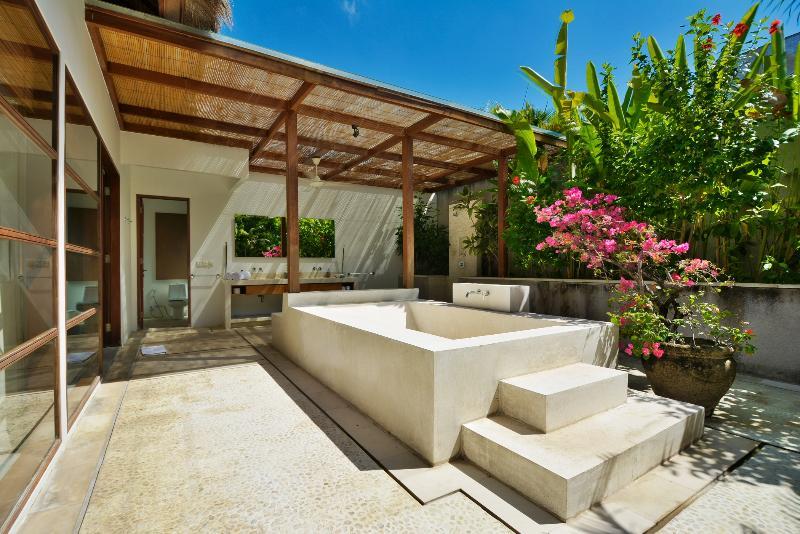 Nyaman Villas Seminyak Exterior foto
